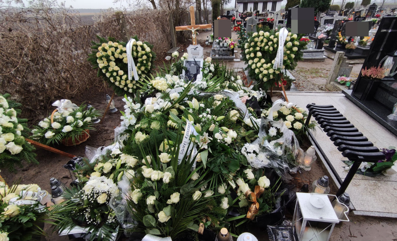 Grób tragicznie zmarłej 14-latki. Całe Wierzchosławice płaczą po jej śmierci