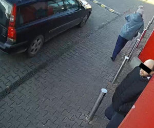 Bestialski napad na seniorkę. 80-latka z złamaną ręką trafiła do szpitala