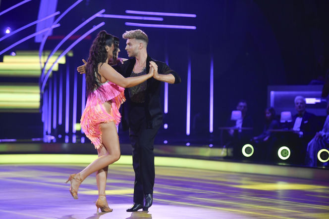 Gwiazdor "Tańca z gwiazdami" dokonał comingoutu tuż przed finałem. Od 17 lat jest w szczęśliwym związku