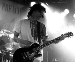 Oficjalnie martwy, a Manic Street Preachers wciąż płacą mu tantiemy. Co stało się z Richeyem Edwardsem?