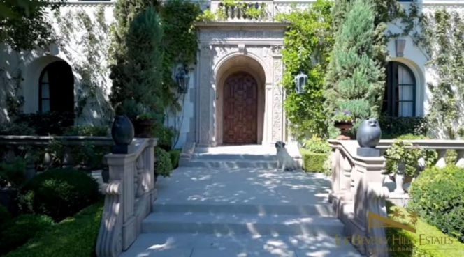 Słynna posiadłość Ozzy'ego Osbourne'a trafiła na sprzedaż! Gwiazdorski luksus za KOLOSALNĄ sumę!