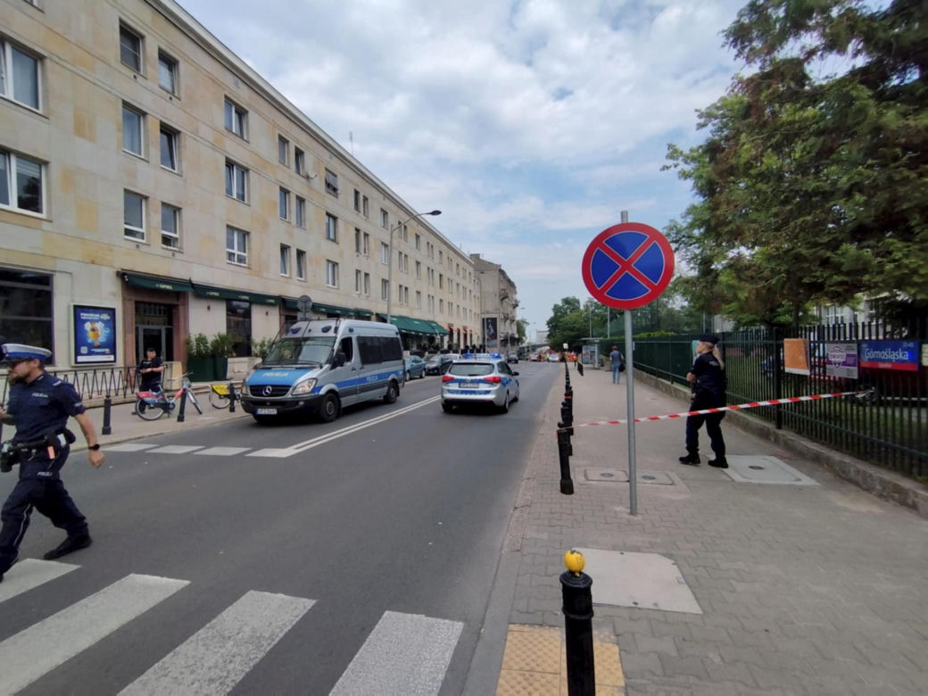 Ludzie usłyszeli huk, z okien buchnął pył. Runęła część zabytkowej kamienicy w Śródmieściu