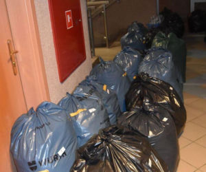 Trzy kobiety wpadły w ręce policji po serii kradzieży w sklepach odzieżowych. W sprzedaży łupów pomagał im ojciec