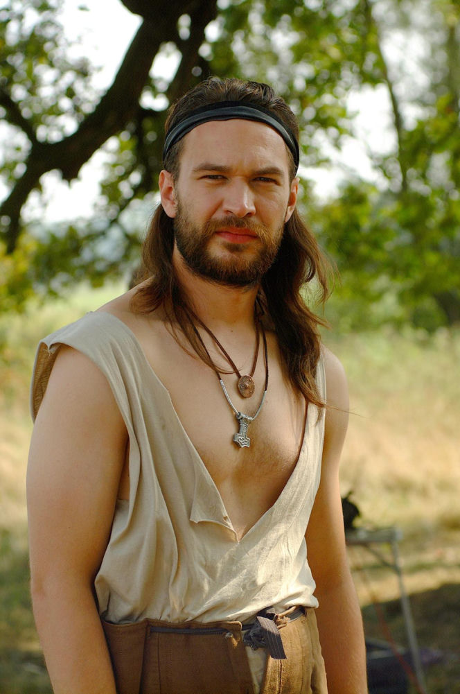 Michał Żebrowski od lat wciela się w Falkowicza w "Na dobre i na złe". Już na początku kariery aktorskiej był bożyszczem kobiet [GALERIA]