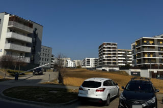 Aktywiści chcieli park, dostaną betonowe bloki. Chodzi o miejskie pole w Lublinie