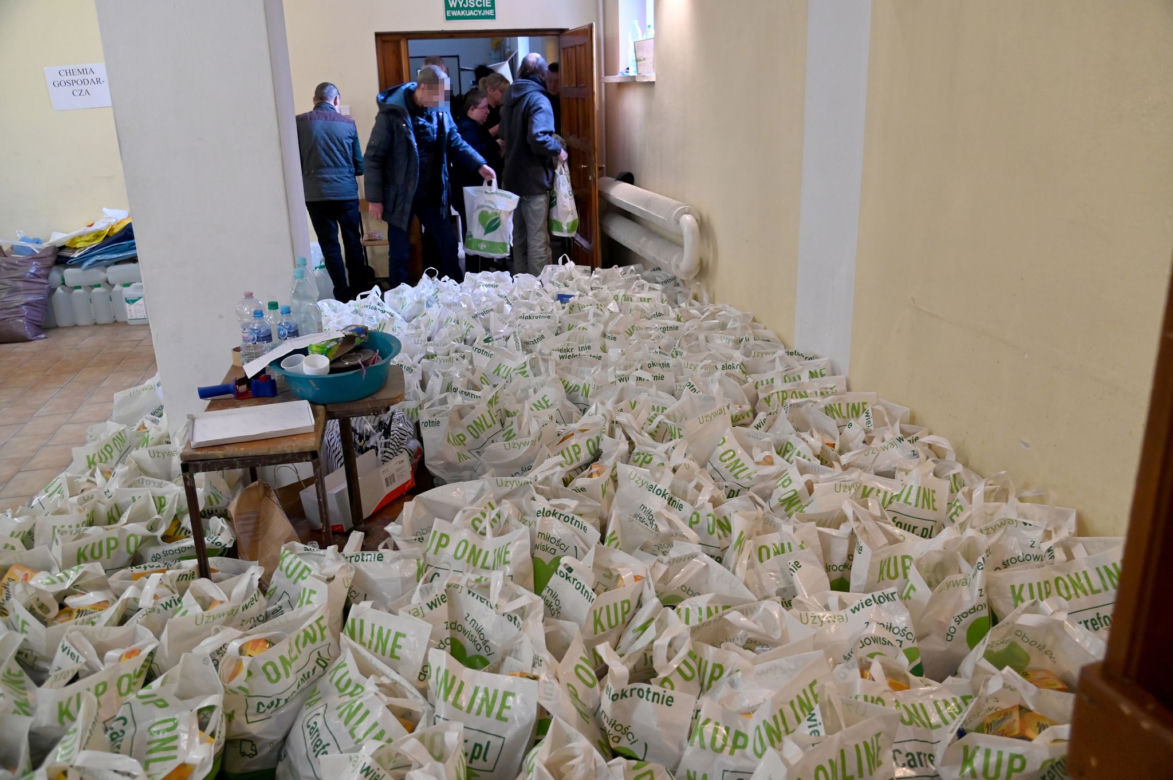 Wielkanocne paczki dla potrzebujących ze Szczecina. Wsparcie otrzymało ponad 400 osób
