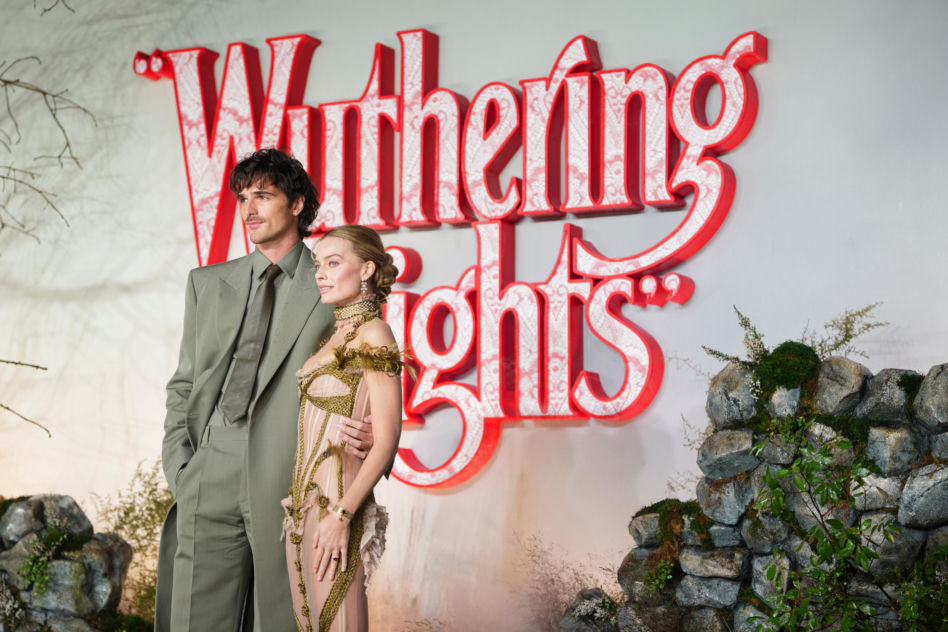 Jacob Elordi i Margot Robbie na premierze "Wichrowych Wzgórz"