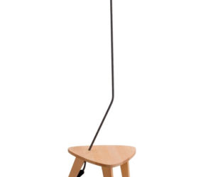 Lampa stojąca i stolik