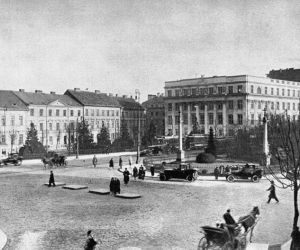 Plac Trzech Krzyży