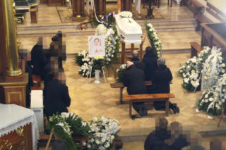 Pogrzeb 11-letniego aktora. Nikodem Marecki spoczął w białej trumnie. Żegnały go tłumy