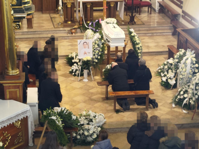 Pogrzeb 11-letniego aktora. Nikodem Marecki spoczął w białej trumnie. Żegnały go tłumy