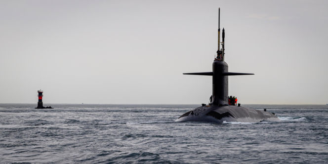 Wojna pałaców o atomowy guzik. Czyj parasol nuklearny ochroni Polskę: francuski czy amerykański?