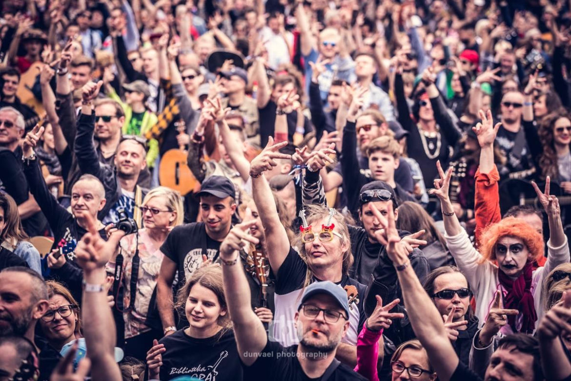 Gitarowy Rekord Guinnessa Online. Transmisja na żywo, relacja live, transmisja online, liczba gitarzystów. Czy padł rekord? 