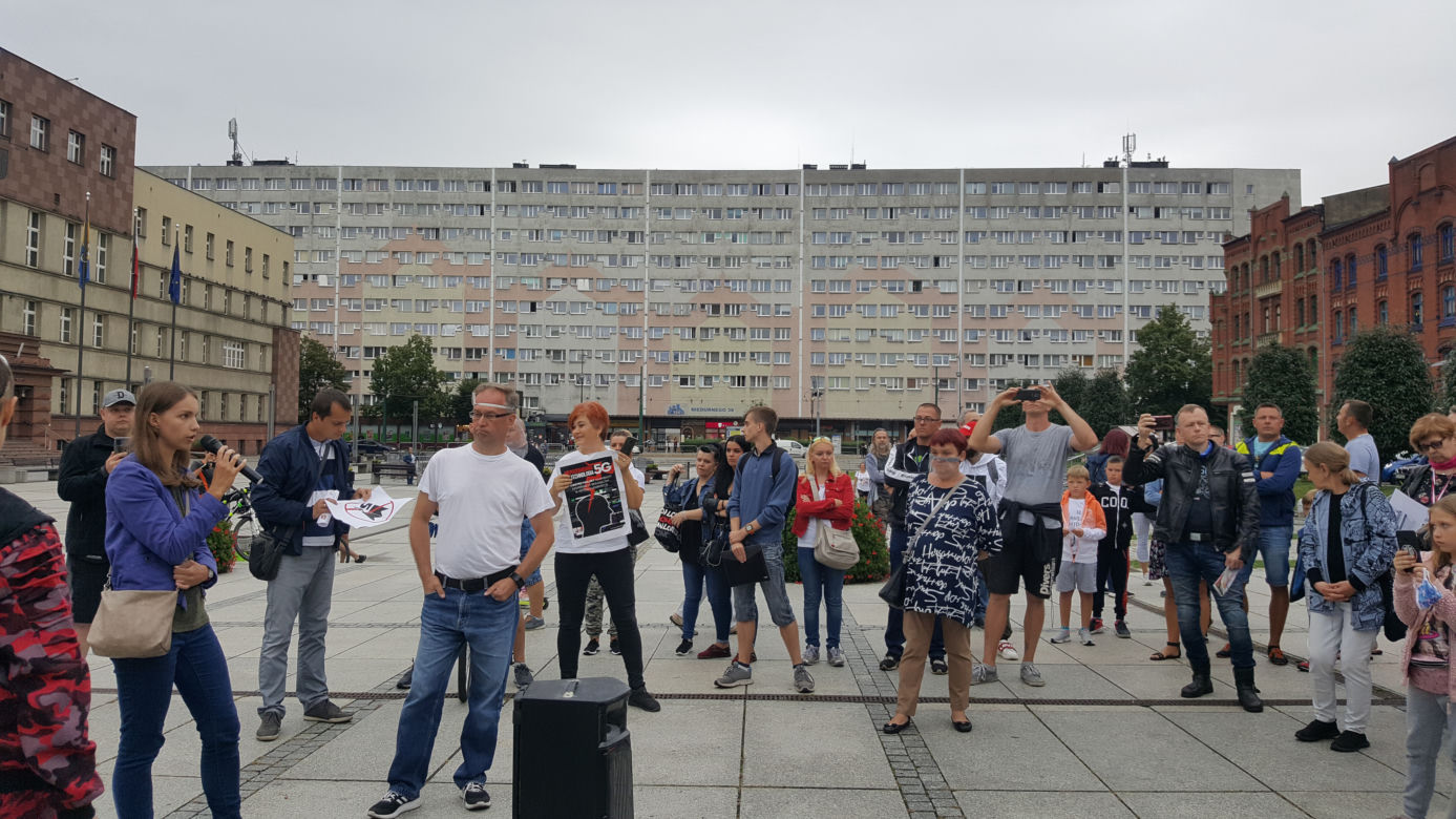 W Rudzie Śląskiej odbył się protest przeciwko obostrzeniom związanym z koronawirusem