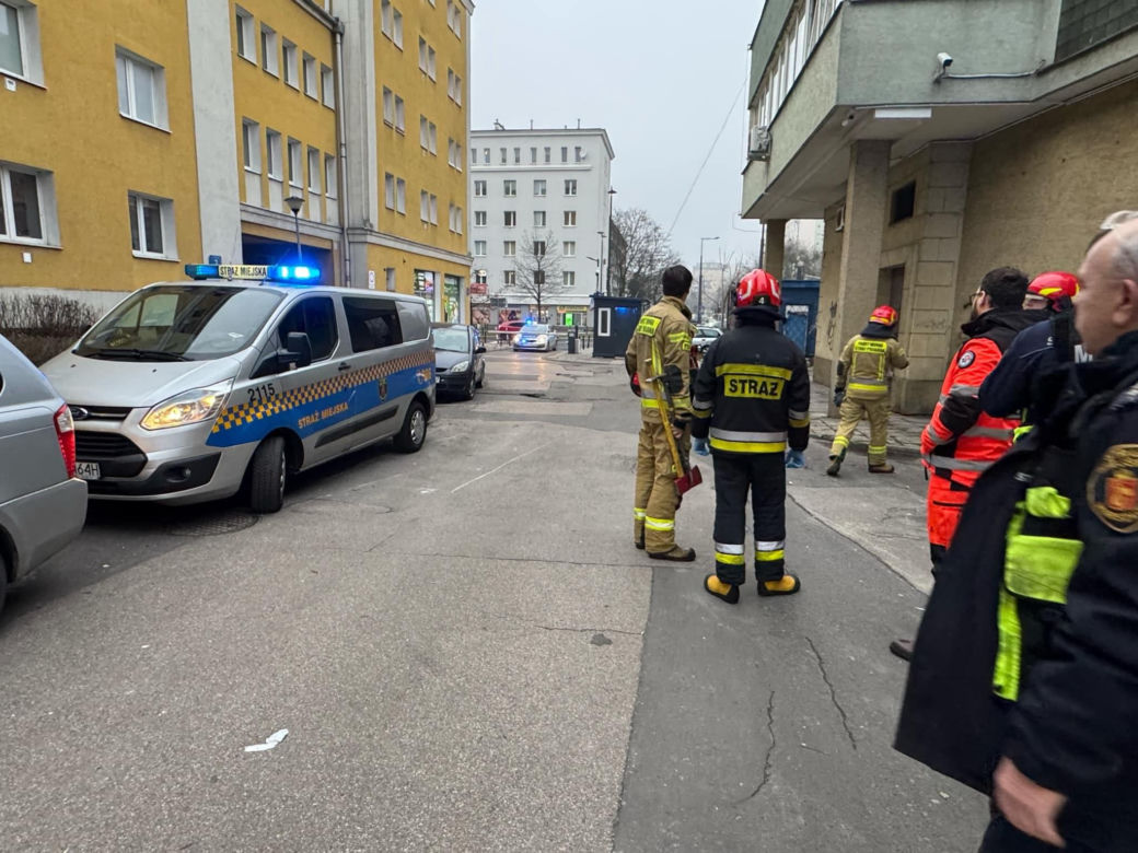 W Warszawie znaleziono zaginioną kobietę. Jechała autobusem w samej piżamie