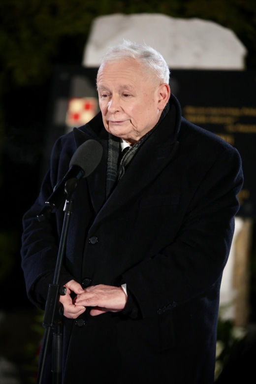 Jarosław Kaczyński w Starachowicach – Hołd dla Matki i Refleksje o Polsce