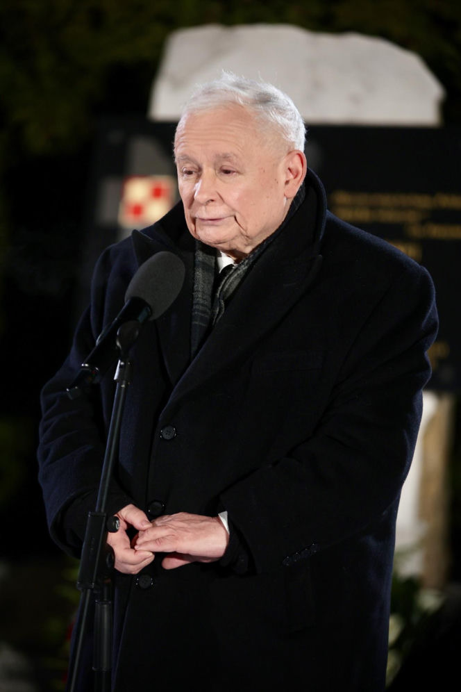 Jarosław Kaczyński w Starachowicach – Hołd dla Matki i Refleksje o Polsce