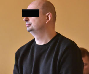 „Pan Frytka” i jego kolega stanęli przed sądem za brutalny gwałt w Toruniu