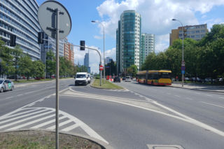 Brakująca jezdnia Alej Jerozolimskich w Warszawie