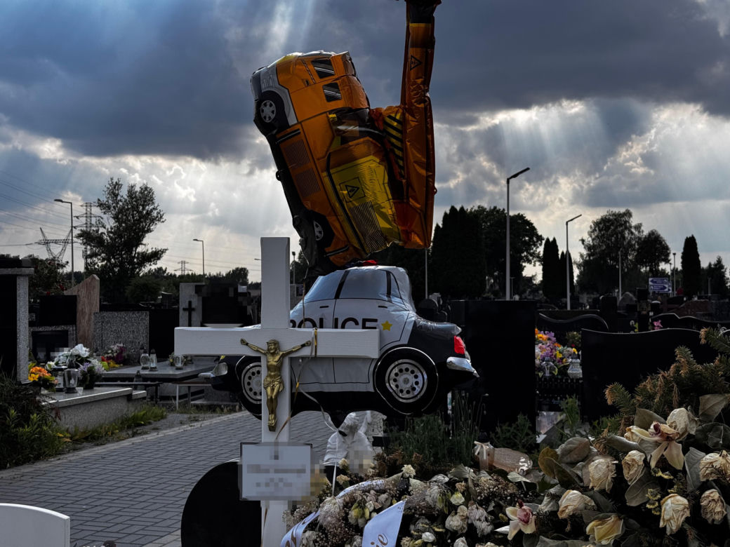 Grób Miłoszka, który zginął w klubie dziecięcym w Ząbkach