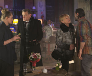 Singielka odcinek 85, Elka (Paulina Chruściel), Norbert (Wojciech Sikora), Sława (Dorota Pomykała), Olgierd (Jan Monczka)