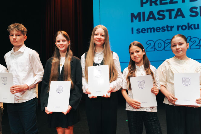 Najzdolniejsi uczniowie odebrali stypendia Prezydenta Miasta Siedlce