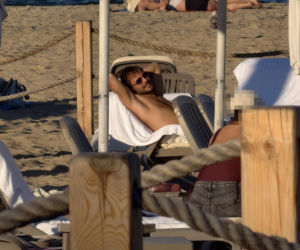 Mateusz Banasiuk na plaży w Sopocie. Tak wyglądał, gdy zrzucił koszulkę!