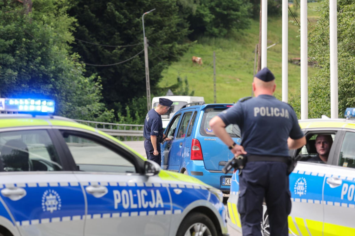 Małopolska. Policyjna obława za sprawcą strzelaniny w Starej Wsi