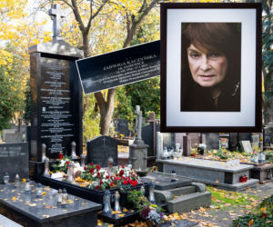 Pomnik matki Kaczyńskiego wznosi się nad Starymi Powązkami i góruje nad innymi grobami. Widać go z daleka. Jest monumentalny