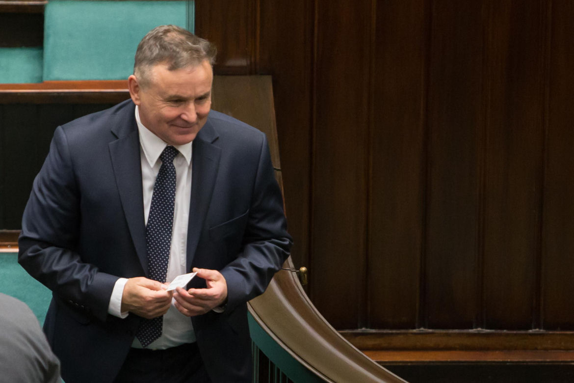 Poseł PiS uległ strasznemu wypadkowi! W jego auto uderzył łoś