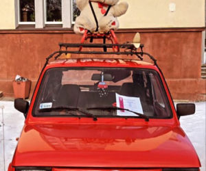 Parada Maluchów przejechała ulicami Łodzi. To atrakcja w ramach WOŚP