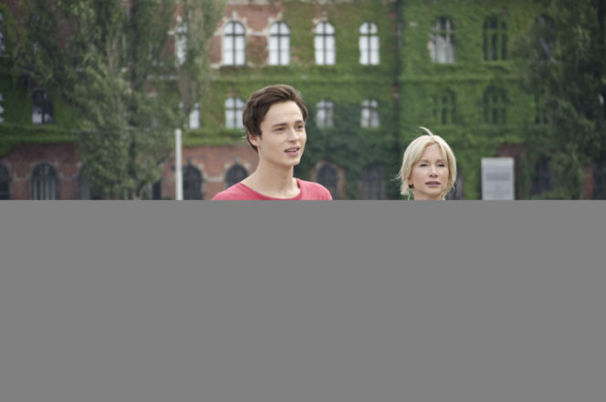 Pierwsza miłość. Ewa (Ewa Gawryluk), Krystian (Patryk Pniewski)