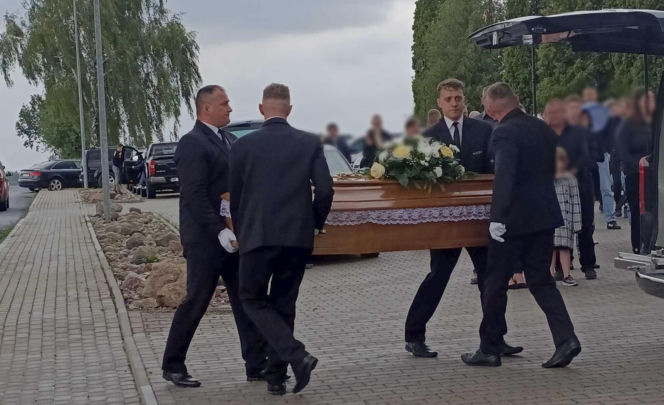 Tragedia podczas wycinki drzew. Olbrzymi konar zmiażdżył Pawła w lesie