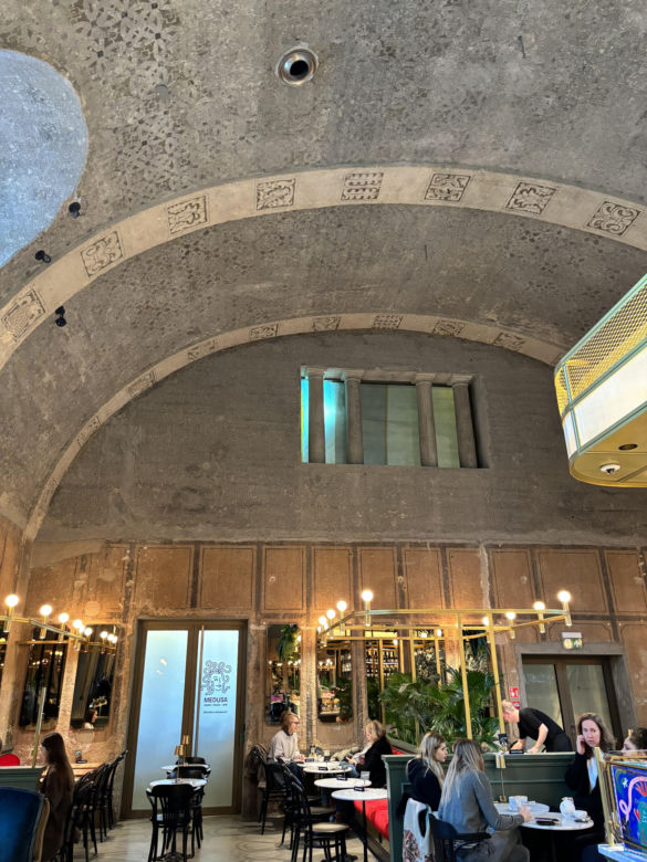Zobacz wyjątkowej wnętrze nowej restauracji w Poznaniu