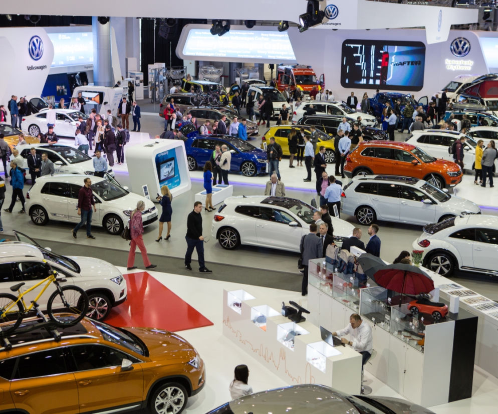 targi motoryzacyjne, salon samochodowy