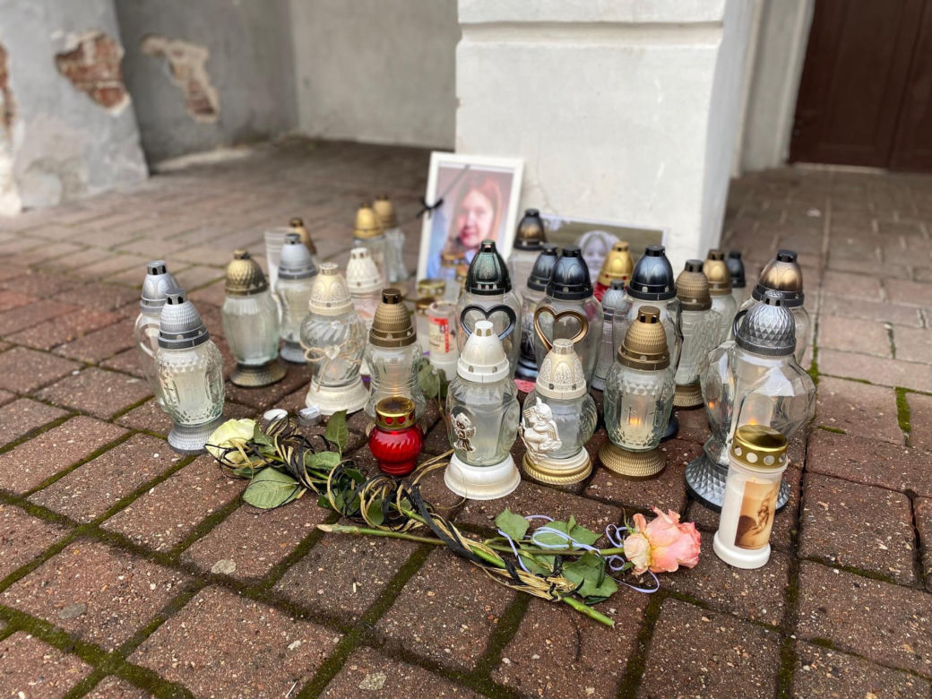 Jelenia Góra: Pogrzeb 11-letniej Danusi. Całe miasto pogrążone w smutku