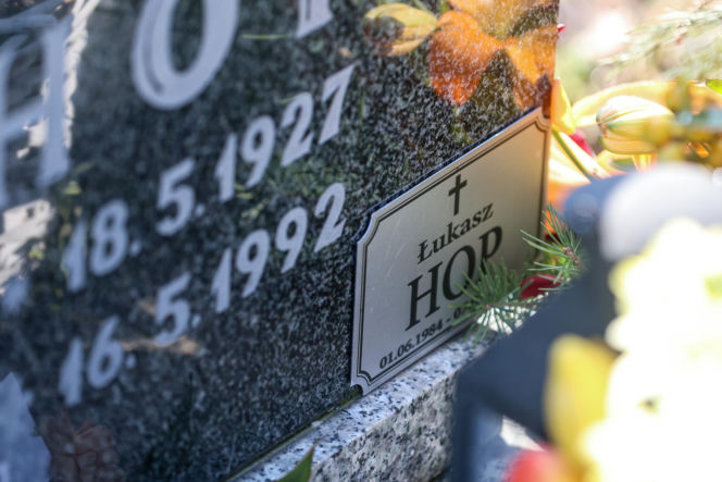 Tajemnicza śmierć i pogrzeb w sekrecie. Znany prokurator Jerzy Hop i jego syn nie żyją. Ostatnie pożegnanie