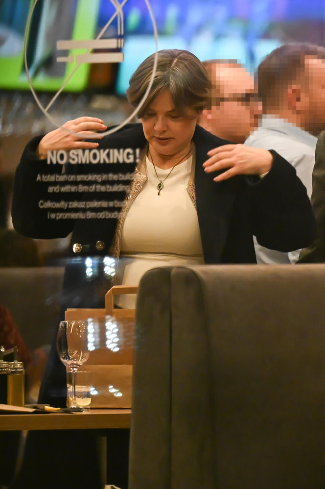 Monika Richardson z dzieckiem i pieskiem