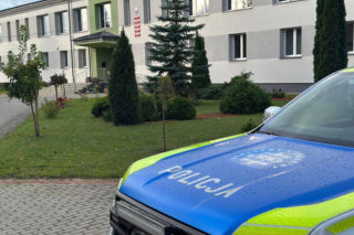 Zgłoszenie o nożu i bombie. Kolejny alarm w szkole w woj. podlaskim
