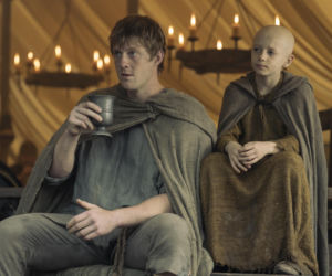 Peter Claffey jako ser Duncan Wysoki i Dexter Sol Ansell jako Egg