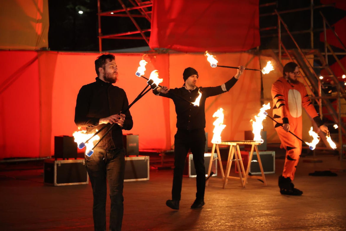 Fire show na pl. Teatralnym przy CSK w Lublinie. Było gorąco! 