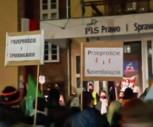 Strajk Kobiet w Szczecinie: Manifestacja pod siedzibą PiS - 27 stycznia 2021 r.