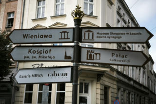 Zachwyca jednym z najpiękniejszych ratuszy i duchem „Małej Europy”. To wielkopolskie „Ateny”, które musisz odwiedzić
