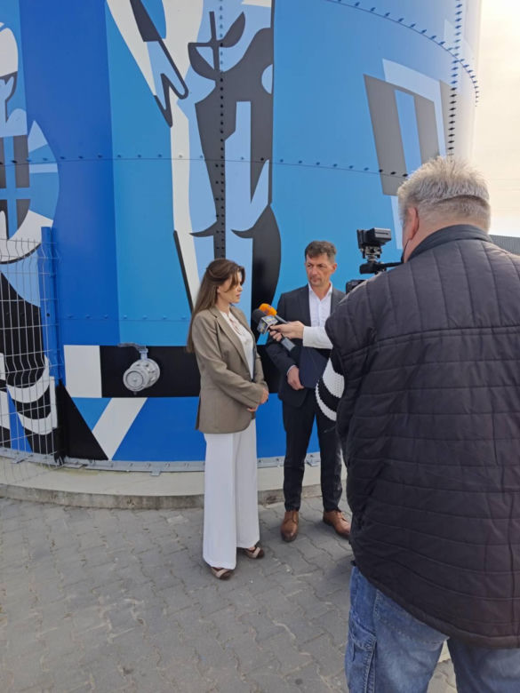 Powiat siedlecki: Nowy mural z wizerunkiem Atlasa „Jacka” powstał na zbiorniku przeciwpożarowym w Borkach Wyrkach przy trasie A2