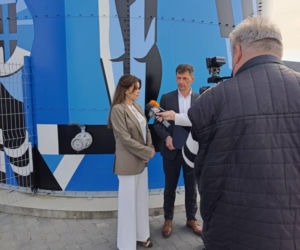 Powiat siedlecki: Nowy mural z wizerunkiem Atlasa „Jacka” powstał na zbiorniku przeciwpożarowym w Borkach Wyrkach przy trasie A2