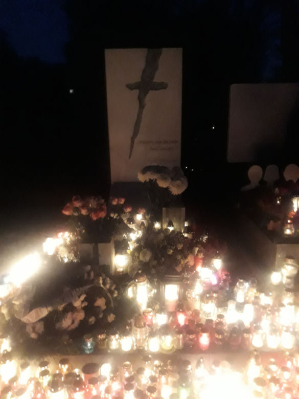 Grób Pawła Królikowskiego 1 listopada