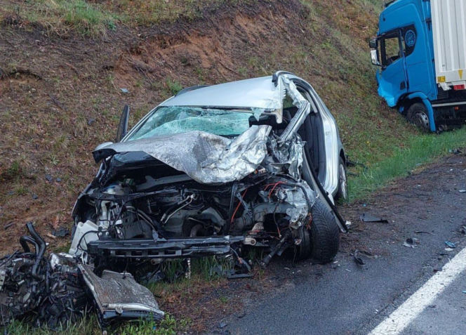 Za kierownicą auta siedział 20-latek, który tuż po zdarzeniu został przetransportowany do szpitala