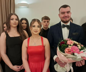 Studniówka 2026 maturzystów Zespołu Szkół Zawodowych nr 1 w Starachowicach