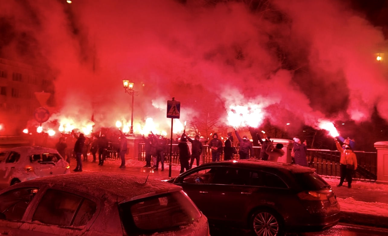 "Racowisko" kibiców Jagiellonii Białystok rozpoczęło się o symbolicznej godz. 19:20