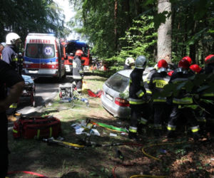Koszmarny wypadek w powiecie kołobrzeskim. Nie żyje jedna osoba, troje dzieci w szpitalu